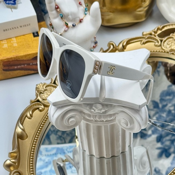 🆕 CHANEL 🧿 NWOT 5482-H Square Acetate Pearl CC Square Sunglasses, White - Picture 6 of 16